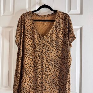 Ava & Viv Women’s Leopard Print V-Neck Top Brown Black Short Sleeve Size 1X